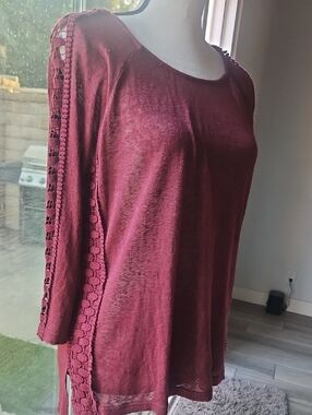 Michelangelo Wine Burgundy Lace-Trim Long Sleeve Tunic M